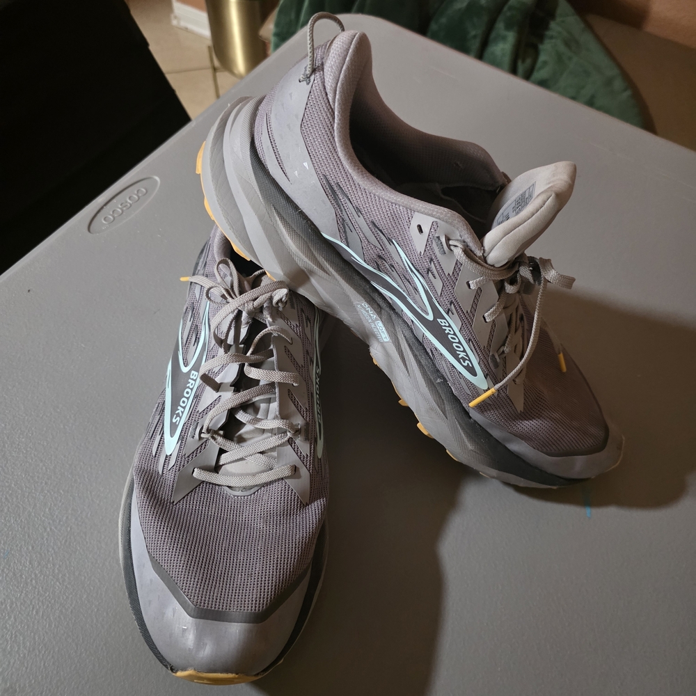 Brooks Women's Gray Running Shoes
